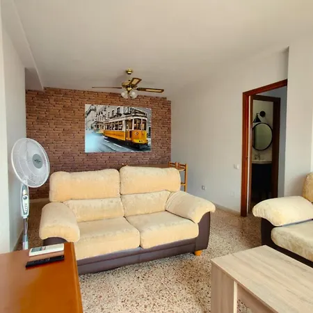Piso Cerca Playa Con 2 Duchas Y 5 Aires Acondicionados *