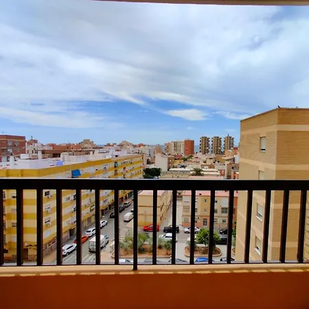 Piso Cerca Playa Con 2 Duchas Y 5 Aires Acondicionados *