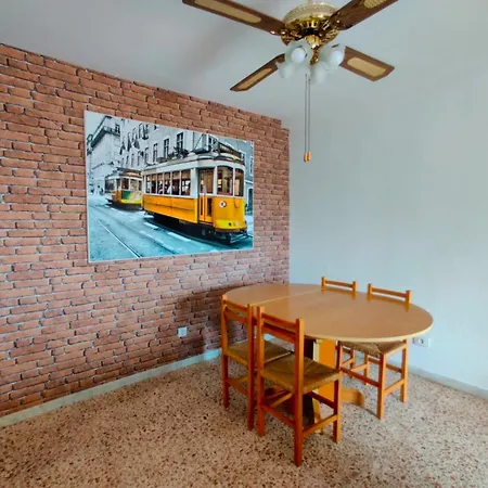 Piso Cerca Playa Con 2 Duchas Y 5 Aires Acondicionados *