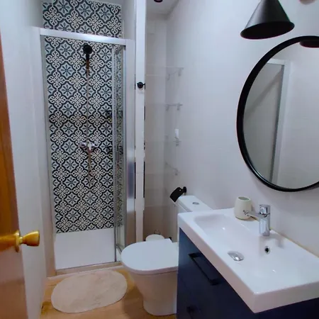 Piso Cerca Playa Con 2 Duchas Y 5 Aires Acondicionados * Almería