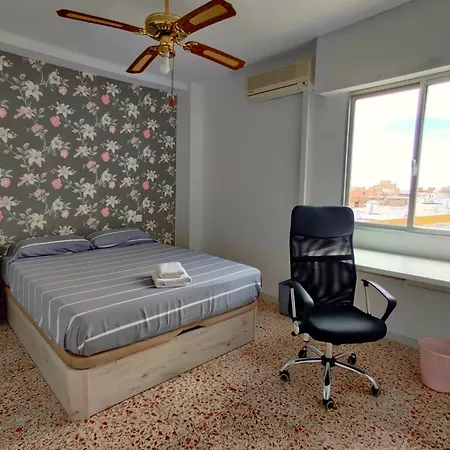 Apartamento Piso Cerca Playa Con 2 Duchas Y 5 Aires Acondicionados Almería
