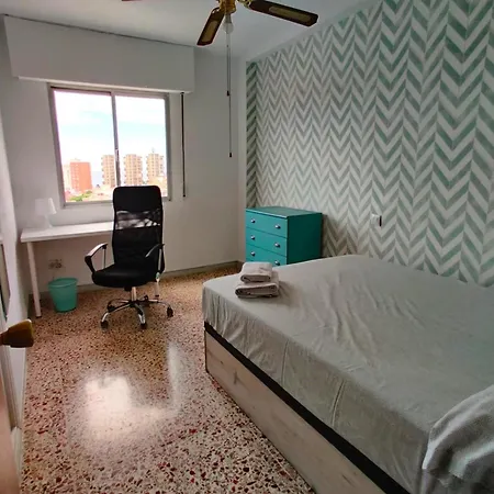 Piso Cerca Playa Con 2 Duchas Y 5 Aires Acondicionados *